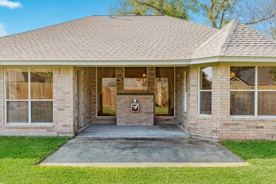 117 Jamestown Ave, Clute, TX 77531 - photo 7