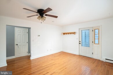 907 Bordentown Rd, Columbus, NJ 08022 - photo 6