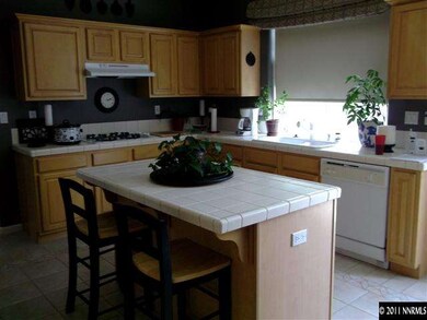 6742 Runnymede Dr, Sparks, NV 89436 - photo 2