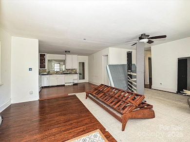 2733 Palm Ave, Charlotte, NC 28205 - photo 4