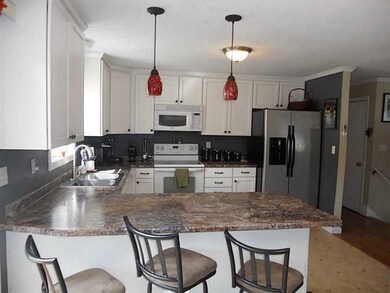 Kitchen. Breakfast Bar