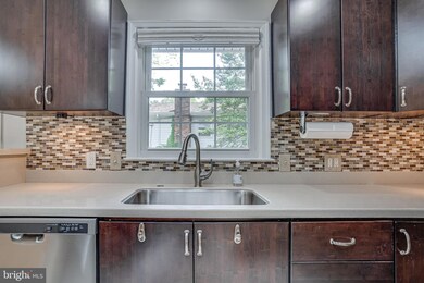 9301 Santayana Dr, Fairfax, VA 22031 - photo 6