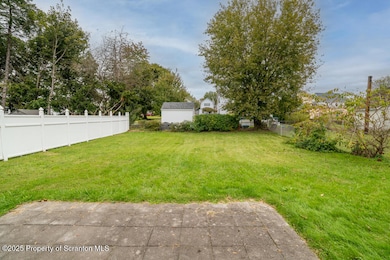 717 Beech St, Old Forge, PA 18518 - photo 4