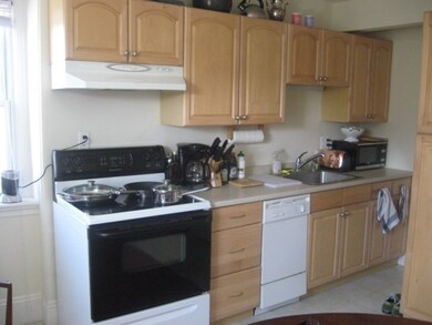 37 Putnam Ave unit 2, Cambridge, MA 02139 - photo 2
