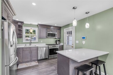 179 Rice St, Pawtucket, RI 02861 - photo 4