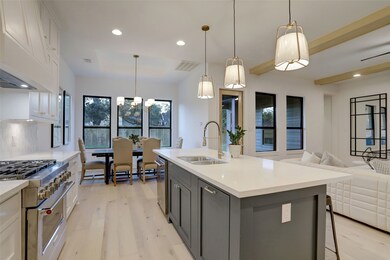 1079 W 41st St, Houston, TX 77018 - photo 3