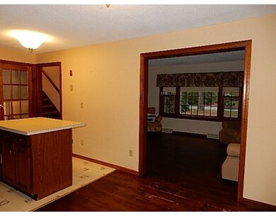 37 Woodhaven St, Carver, MA 02330 - photo 5