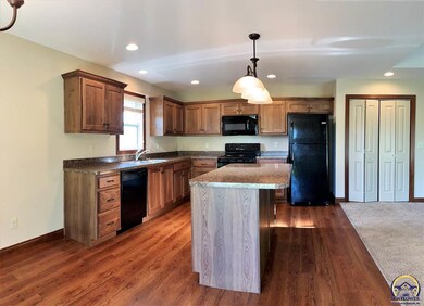 6013 SW 44th St, Topeka, KS 66610 - photo 6