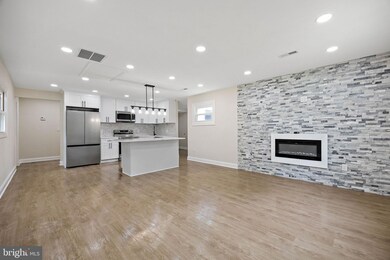 1202 E Willow Run Dr, Wilmington, DE 19805 - photo 3