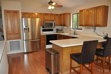 400 Lake Vista Dr, Forest, VA 24551 - photo 7