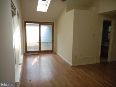 6918 Garland Ln, Columbia, MD 21045 - photo 6