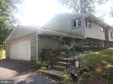 541 Ellis Woods Rd, Pottstown, PA 19465 - photo 2