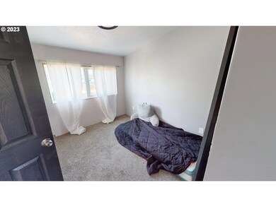 29450 Ellensburg Ave unit 402, Gold Beach, OR 97444 - photo 6