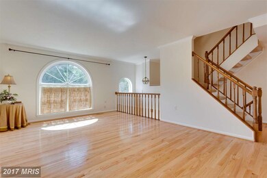 2993 Mission Square Dr, Fairfax, VA 22031 - photo 4