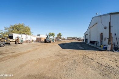 42622 3rd St E, Lancaster, CA 93535 - photo 5