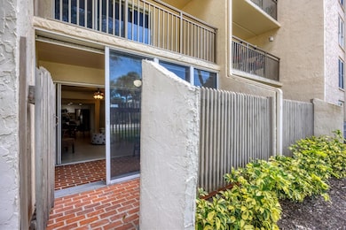 845 Benjamin Franklin Dr unit 104, Sarasota, FL 34236 - photo 2