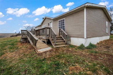 5211 S 70th Ave E, Newton, IA 50208 - photo 3