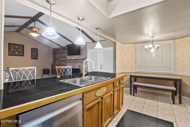 1827 Mike Hill Dr, El Paso, TX 79936 - photo 7