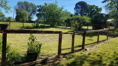 302 N Locust St, Dixon, MO 65459 - photo 2