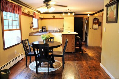 Refrigerator, built-in oven, dishwasher & NEW cook