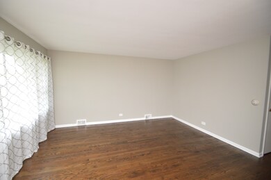 900 Gardner Rd, Westchester, IL 60154 - photo 3