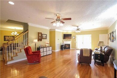 Living Room/Fireplace