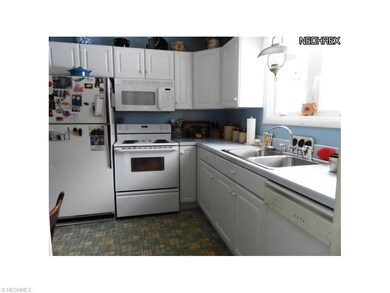 Kitchen with appliances staying