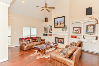 8018 Oakwood Trace, Houston, TX 77040 - photo 6