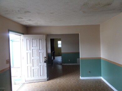 6622 Burpee Dr S, Jacksonville, FL 32210 - photo 5