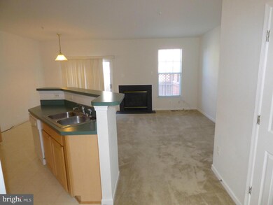 21160 Camomile Ct unit 119, Germantown, MD 20876 - photo 6
