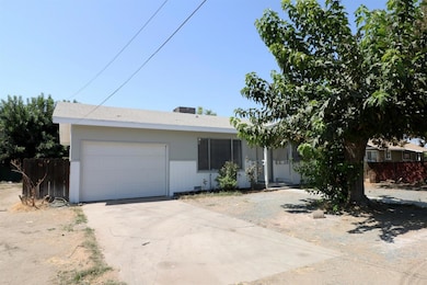 520 S Villa St, Porterville, CA 93257 - photo 3