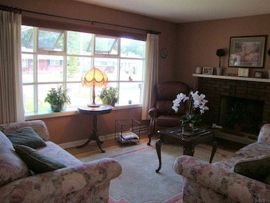 34 Bertone Dr, Schenectady, NY 12306 - photo 2