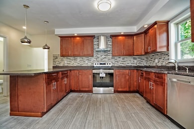 482 Union St, Rockland, MA 02370 - photo 2