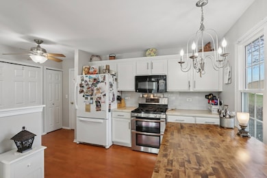 1279 Merrimack Ct, Crystal Lake, IL 60014 - photo 7