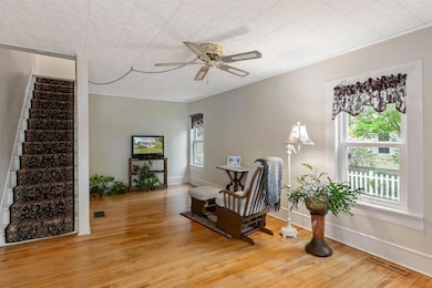 4 Oak St, Essex Junction, VT 05452 - photo 4