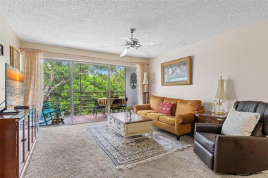 8421 Lagos de Campo Blvd unit 306T, Tamarac, FL 33321 - photo 7