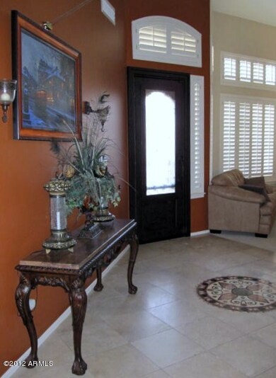 ENTRY WITH CUSTOM INLAY MEDALLION