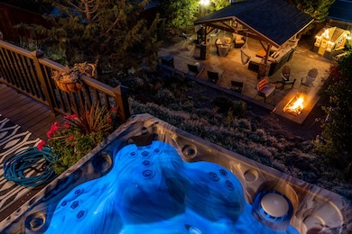 Pic Twilight Tub Pavilion