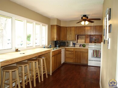 4100 SW 28th St, Topeka, KS 66614 - photo 2