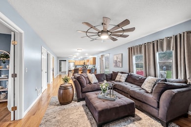 12 Salerno Dr, Enfield, CT 06082 - photo 5