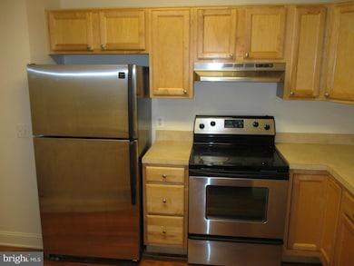 339 N Charles St, Baltimore, MD 21201 - photo 4