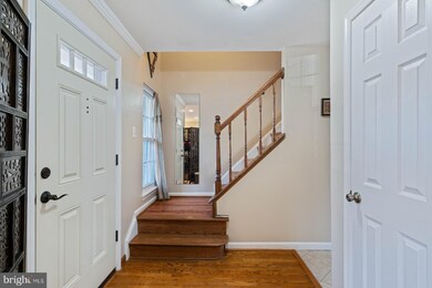 10209 Scarborough Commons Ct, Burke, VA 22015 - photo 2