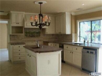 Groumet Granite Kitchen with Center Island