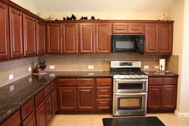 114 Cobblestone Ct, Magnolia, TX 77354 - photo 4