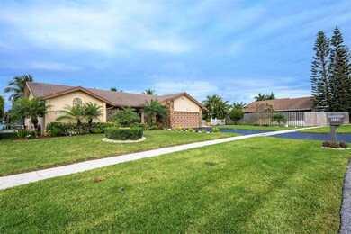 9755 Richmond Cir, Boca Raton, FL 33434 - photo 3