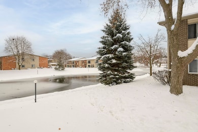 W169N11452 Biscayne Dr unit 14, Germantown, WI 53022 - photo 2