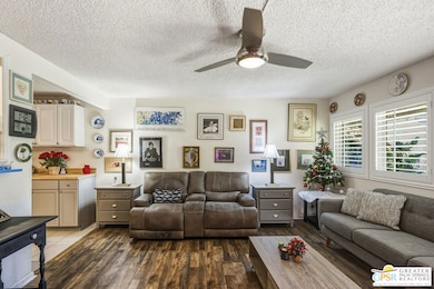 460 Bradshaw Ln unit 18, Palm Springs, CA 92262 - photo 5