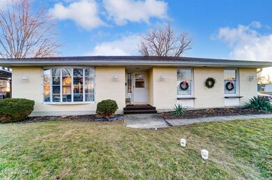 109 Stinebaugh Dr, Wapakoneta, OH 45895 - photo 3