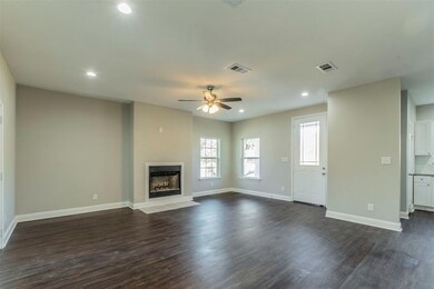 732 W Hanna St, Denison, TX 75020 - photo 4