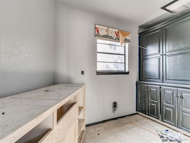 6208 W Gun Hill Way, Warr Acres, OK 73132 - photo 5